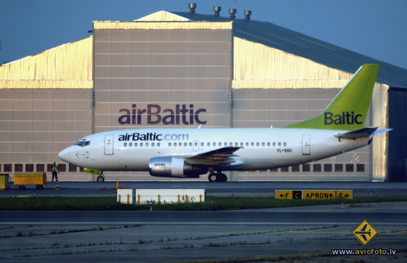 Boeing 737-53S